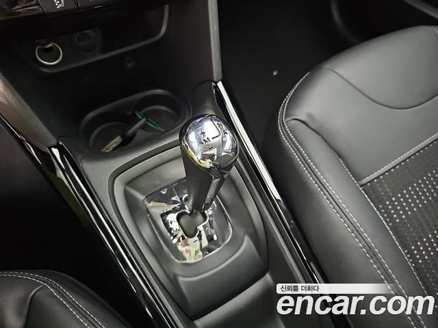Peugeot 2008 1.6 BlueHDi Feline 2015 — фото 9