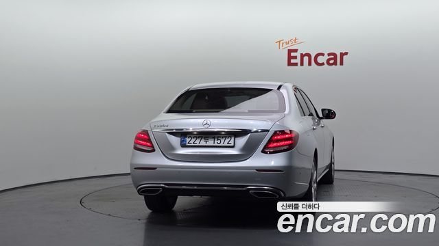 Mercedes-Benz E-Class (W213) E220d Exclusive 2019 — фото 4