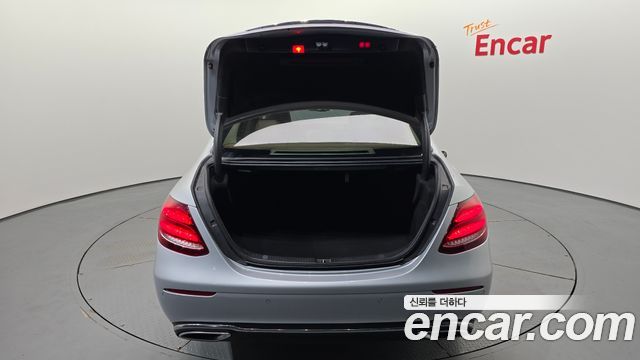 Mercedes-Benz E-Class (W213) E220d Exclusive 2019 — фото 18