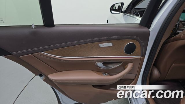 Mercedes-Benz E-Class (W213) E220d Exclusive 2019 — фото 25