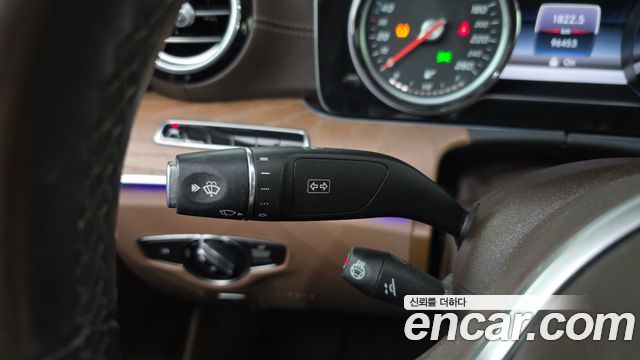 Mercedes-Benz E-Class (W213) E220d Exclusive 2019 — фото 30
