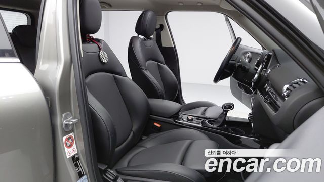 MINI Cooper Clubman Standard 2nd 2016 — фото 16