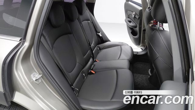 MINI Cooper Clubman Standard 2nd 2016 — фото 17