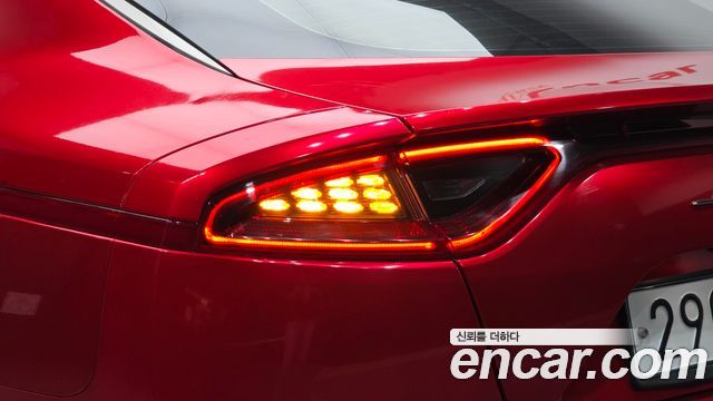 Kia Stinger 3.3 Turbo AWD GT 2020 — фото 23