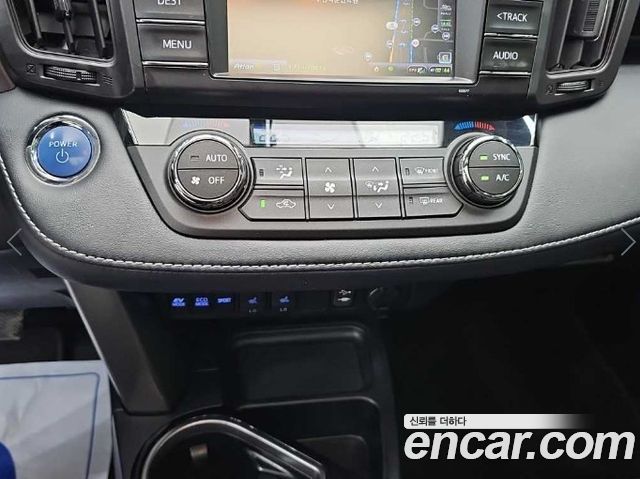 Toyota RAV4 2.5 4WD 4th 2018 — фото 15