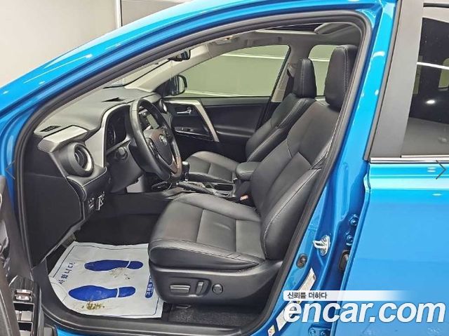 Toyota RAV4 2.5 4WD 4th 2018 — фото 16