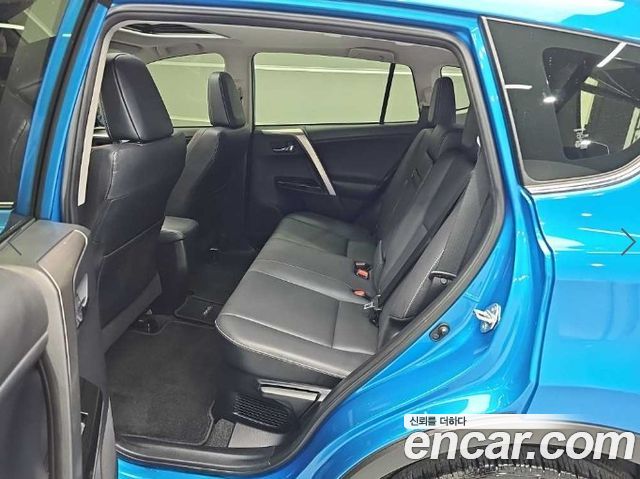Toyota RAV4 2.5 4WD 4th 2018 — фото 17