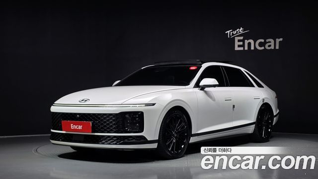 Hyundai Grandeur Hybrid (GN7) Calligraphy 2023 — фото 1