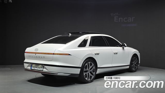 Hyundai Grandeur (GN7) 3.5 LPG 2WD Premium 2023 — фото 2