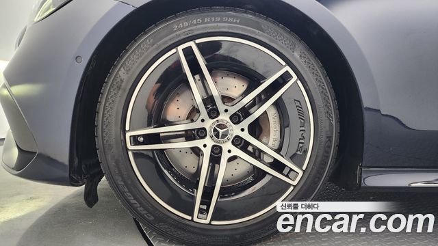Mercedes-Benz E-Class (W214) E300 4MATIC AMG Line 2024 — фото 5