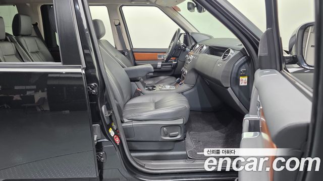 Land Rover Discovery 4 3.0 SDV6 HSE 2016 — фото 11