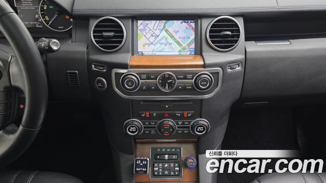 Land Rover Discovery 4 3.0 SDV6 HSE 2016 — фото 15