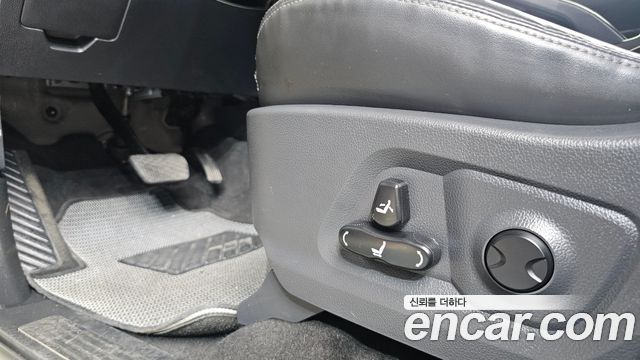 KG Mobility (SsangYong) Rexton Sports Khan Diesel 2.2 4WD Culman Noblesse 2024 — фото 29