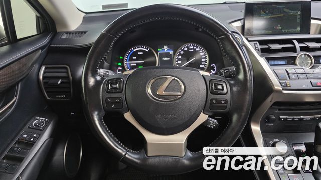 Lexus NX300h Supreme 2017 — фото 13