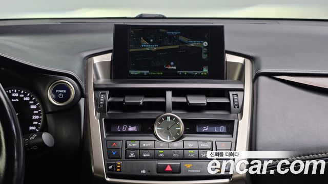 Lexus NX300h Supreme 2017 — фото 14