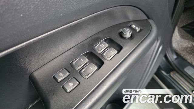 KG Mobility (SsangYong) Rexton Sports Khan Diesel 2.2 4WD Noblesse 2021 — фото 35