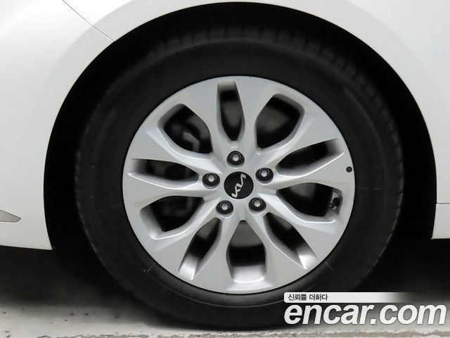 Kia K8 2.5 Gasoline 2WD Noblesse 2022 — фото 24