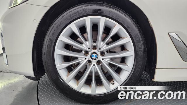 BMW 5 Series (G30) 520i Luxury 2023 — фото 5