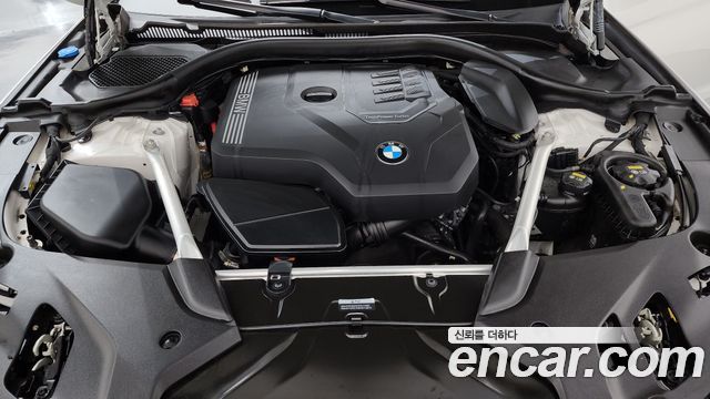 BMW 5 Series (G30) 520i Luxury 2023 — фото 6