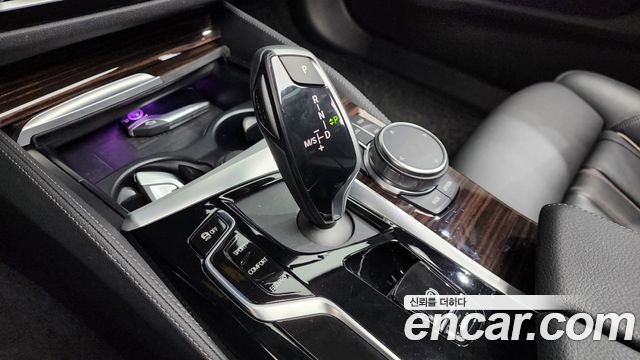 BMW 5 Series (G30) 520i Luxury 2023 — фото 9