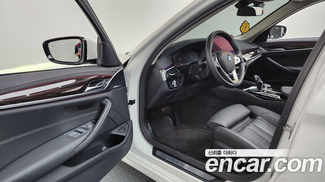 BMW 5 Series (G30) 520i Luxury 2023 — фото 10