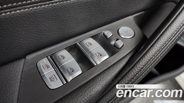 BMW 5 Series (G30) 520i Luxury 2023 — фото 30