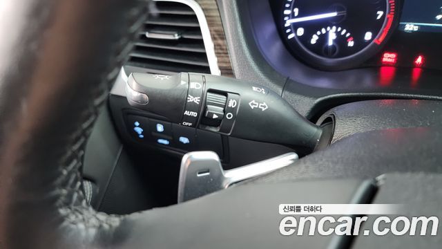 Genesis G80 3.3 GDI AWD Premium Luxury 2018 — фото 29