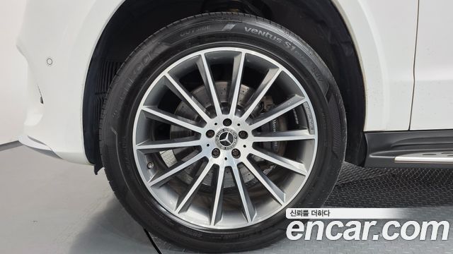 Mercedes-Benz GLS-Class (X166) GLS500 4MATIC 2019 — фото 5