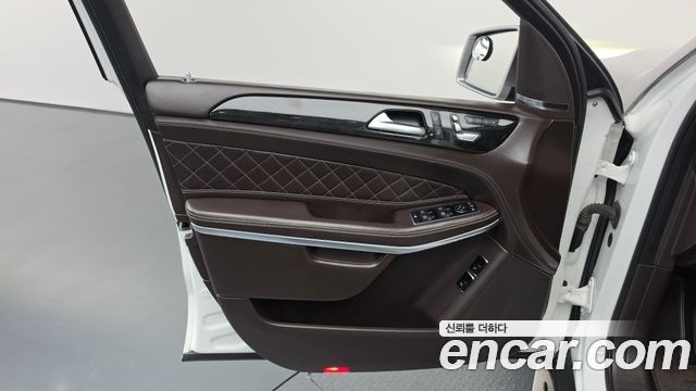 Mercedes-Benz GLS-Class (X166) GLS500 4MATIC 2019 — фото 24