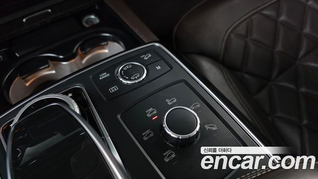 Mercedes-Benz GLS-Class (X166) GLS500 4MATIC 2019 — фото 33
