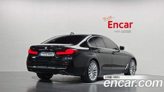 BMW 5 Series (G30) 530i xDrive Luxury 2023 — фото 2