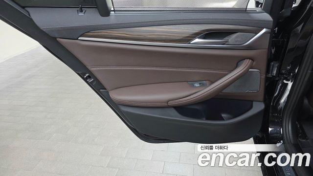 BMW 5 Series (G30) 530i xDrive Luxury 2023 — фото 25