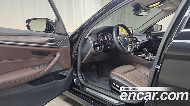 BMW 5 Series (G30) 530i xDrive Luxury 2023 — фото 26