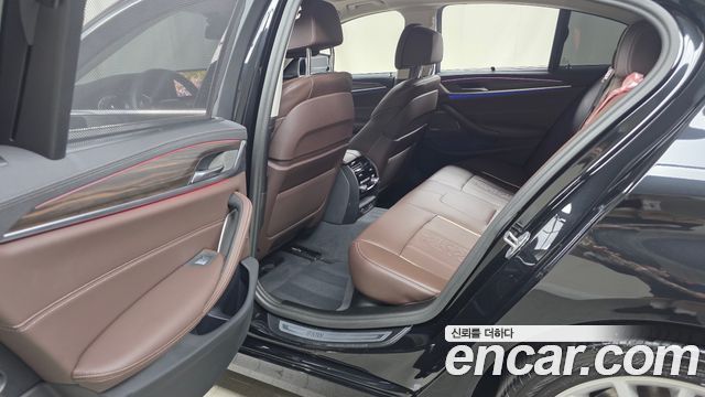 BMW 5 Series (G30) 530i xDrive Luxury 2023 — фото 33