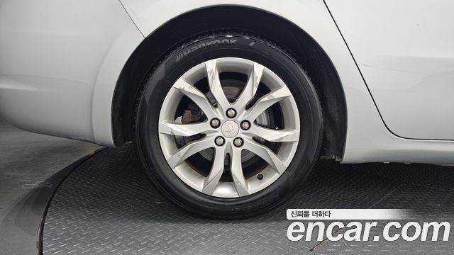 Peugeot 508 1.6 e-HDi Active First Generation 2012 — фото 5