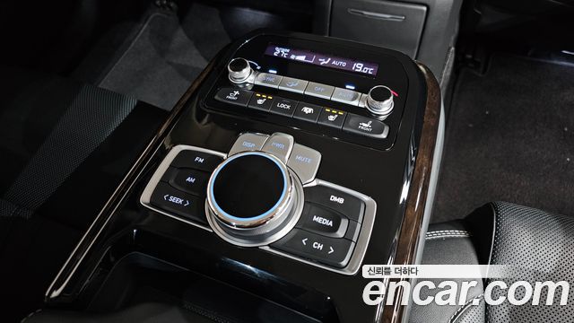 Genesis G90 3.8 AWD Luxury 2019 — фото 31