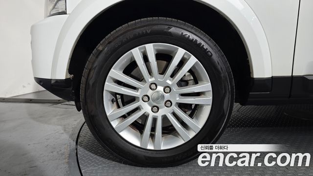 Land Rover Discovery 4 3.0 SDV6 HSE 2014 — фото 5