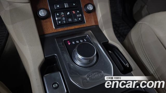 Land Rover Discovery 4 3.0 SDV6 HSE 2014 — фото 9