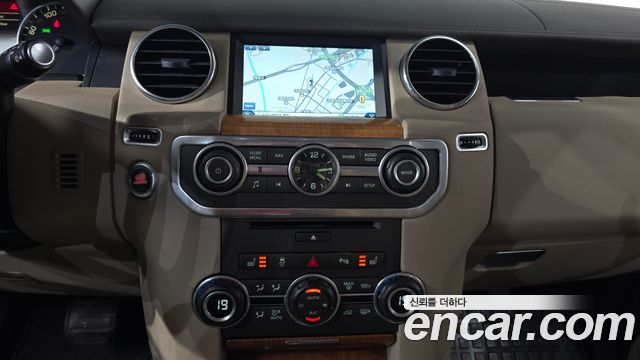 Land Rover Discovery 4 3.0 SDV6 HSE 2014 — фото 13