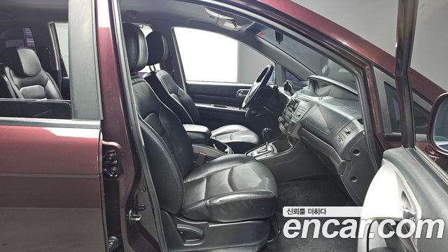 KG Mobility (SsangYong) Korando Turismo 4WD TX 9-seater 2017 — фото 10