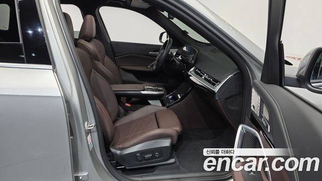 BMW X1 (U11) xDrive 20i M Sport 2024 — фото 11