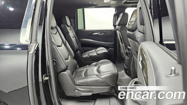 Cadillac Escalade 6.2 ESV 4th 2017 — фото 12