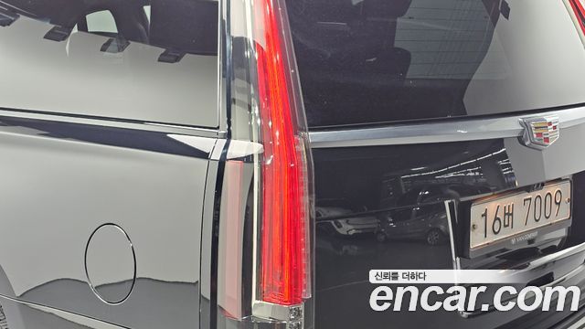 Cadillac Escalade 6.2 ESV 4th 2017 — фото 23
