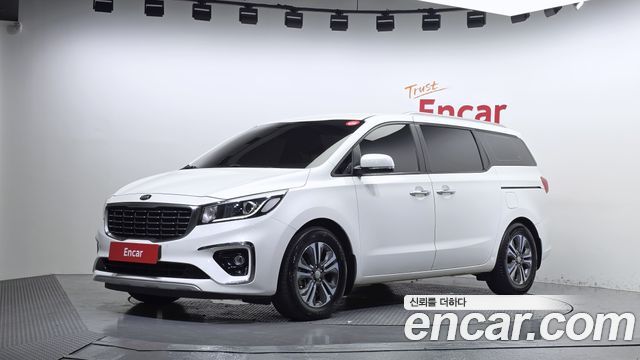 Kia Carnival 9-Seater Luxury 2019 — фото 1