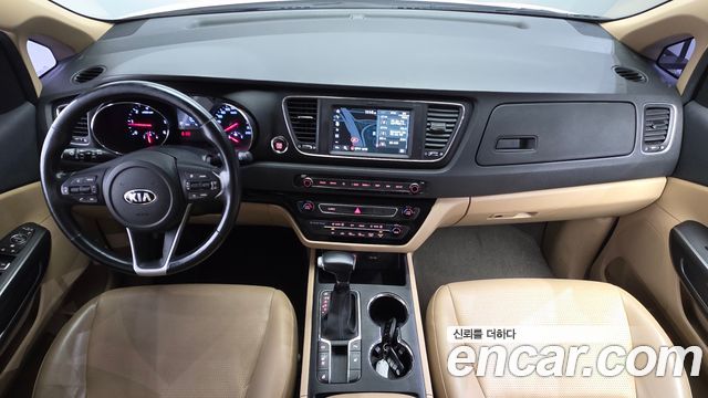 Kia Carnival 9-Seater Luxury 2019 — фото 7