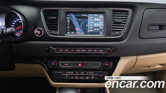 Kia Carnival 9-Seater Luxury 2019 — фото 14