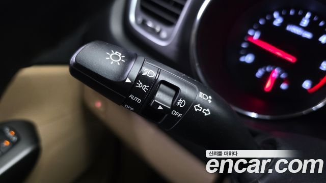 Kia Carnival 9-Seater Luxury 2019 — фото 17