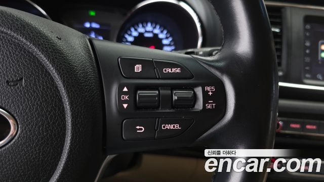 Kia Carnival 9-Seater Luxury 2019 — фото 18