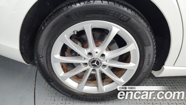 Mercedes-Benz A-Class (W177) A220 Sedan 2020 — фото 5