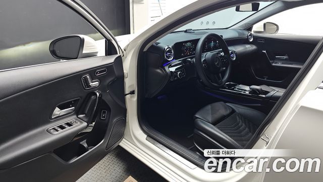 Mercedes-Benz A-Class (W177) A220 Sedan 2020 — фото 10